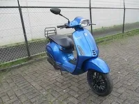 Vespa - bromscooter - sprint 4t - scooter - afbeelding 8 van  12
