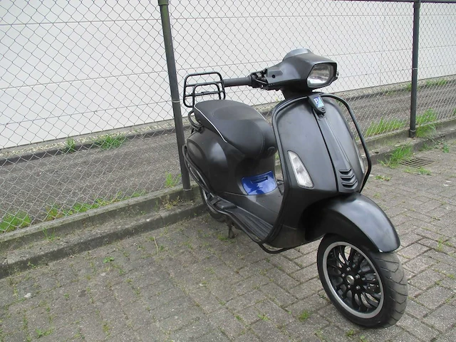 Vespa - bromscooter - sprint 4t - scooter - afbeelding 8 van  12