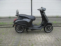Vespa - bromscooter - sprint 4t - scooter - afbeelding 9 van  12
