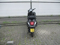 Vespa - bromscooter - sprint 4t - scooter - afbeelding 11 van  12