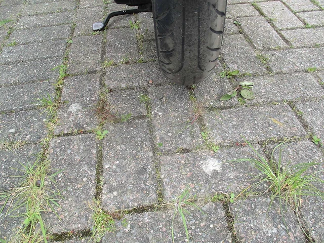 Vespa - bromscooter - sprint 4t - scooter - afbeelding 12 van  12