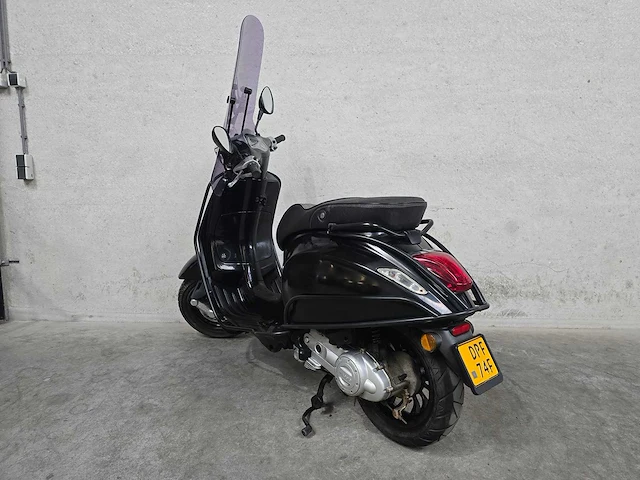Vespa - bromscooter - sprint 4t sport - 45km uitvoering dpf74f - afbeelding 6 van  7