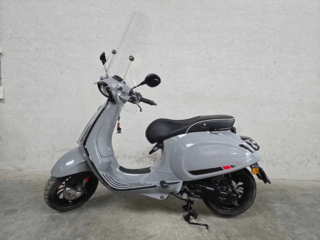 Vespa - bromscooter - sprint 4t sport - 45km uitvoering drk19t - afbeelding 1 van  7