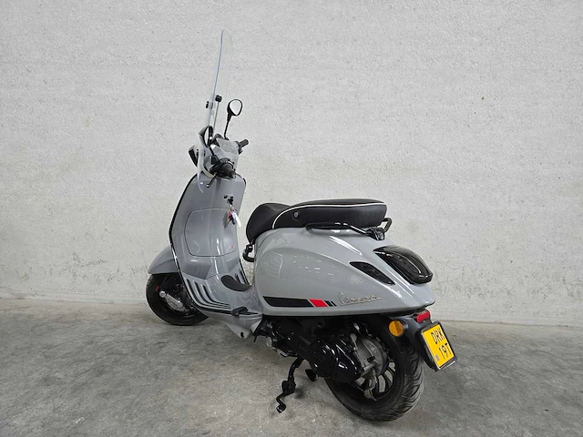 Vespa - bromscooter - sprint 4t sport - 45km uitvoering drk19t - afbeelding 6 van  7