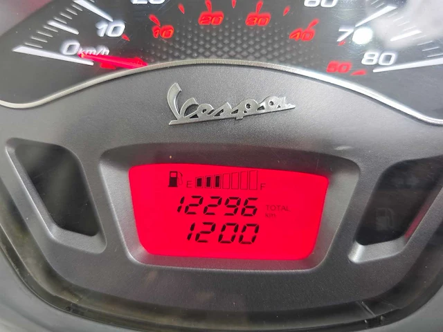 Vespa - bromscooter - sprint 4t sport - 45km uitvoering drv38z - afbeelding 8 van  8