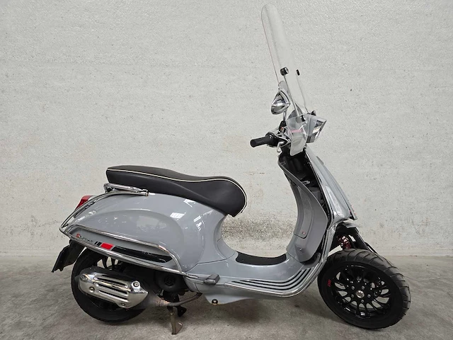 Vespa - bromscooter - sprint 4t sport - 45km uitvoering drv38z - afbeelding 2 van  8