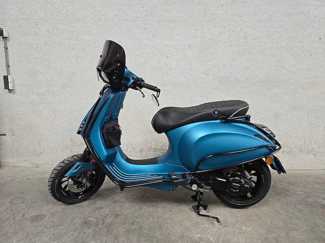 Vespa - bromscooter - sprint 4t sport - 45km uitvoering dvr03x - afbeelding 1 van  7
