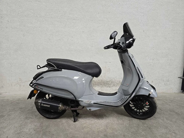 Vespa - bromscooter - sprint 4t sport - 45km uitvoering dzv34v - afbeelding 2 van  9