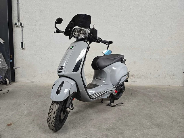 Vespa - bromscooter - sprint 4t sport - 45km uitvoering dzv34v - afbeelding 3 van  9