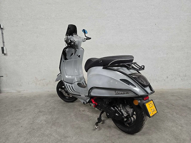 Vespa - bromscooter - sprint 4t sport - 45km uitvoering dzv34v - afbeelding 6 van  9
