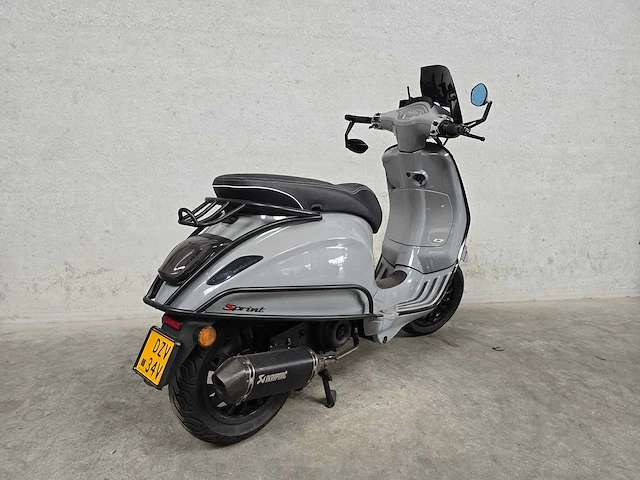Vespa - bromscooter - sprint 4t sport - 45km uitvoering dzv34v - afbeelding 7 van  9