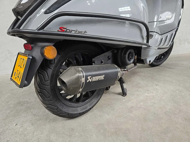Vespa - bromscooter - sprint 4t sport - 45km uitvoering dzv34v - afbeelding 8 van  9