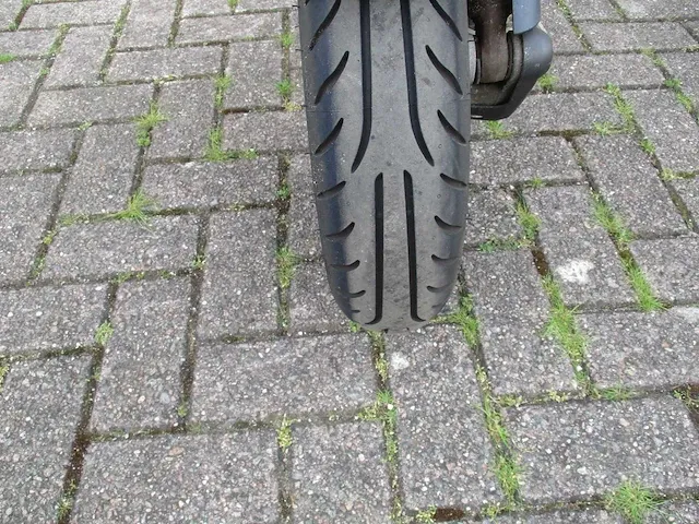 Vespa - bromscooter - sprint custom 4t - scooter - afbeelding 6 van  11