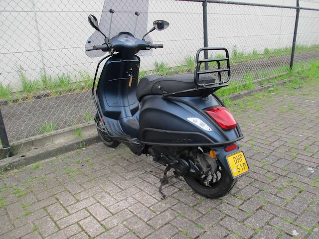 Vespa - bromscooter - sprint custom 4t - scooter - afbeelding 2 van  11