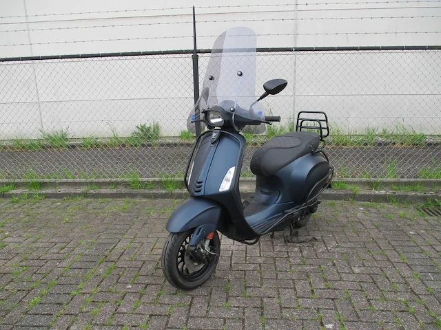 Vespa - bromscooter - sprint custom 4t - scooter - afbeelding 4 van  11