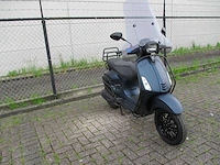 Vespa - bromscooter - sprint custom 4t - scooter - afbeelding 7 van  11