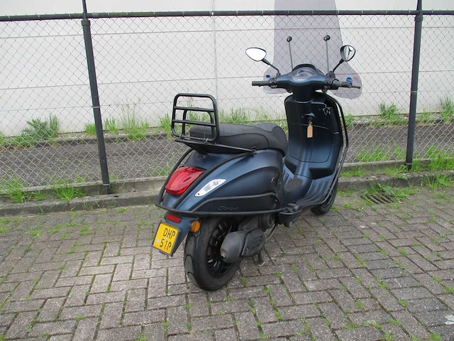 Vespa - bromscooter - sprint custom 4t - scooter - afbeelding 9 van  11