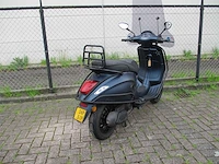 Vespa - bromscooter - sprint custom 4t - scooter - afbeelding 9 van  11