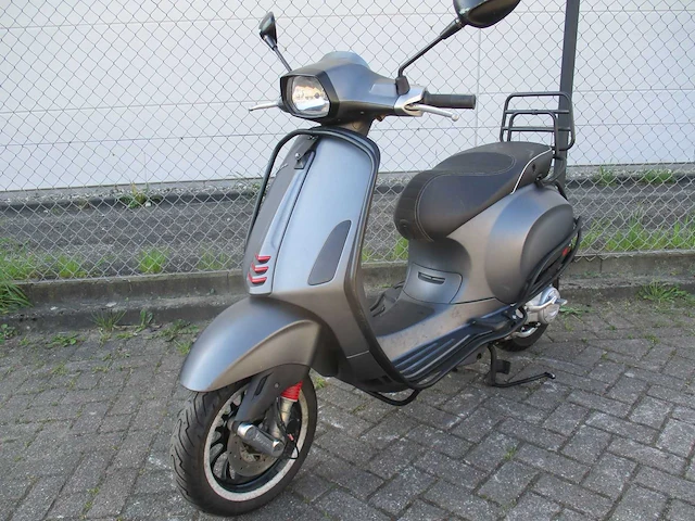 Vespa - bromscooter - sprint sport 4t - scooter - afbeelding 4 van  11