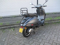 Vespa - bromscooter - sprint sport 4t - scooter - afbeelding 9 van  11