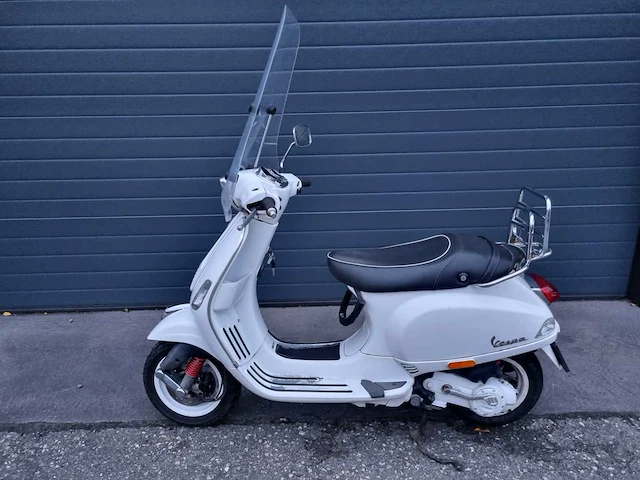 Vespa - c38 - snorfietsen & snorscooters - afbeelding 2 van  13