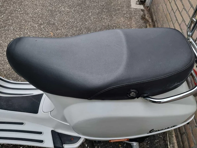 Vespa - c38 - snorfietsen & snorscooters - afbeelding 12 van  12