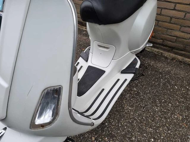 Vespa - c38 - snorfietsen & snorscooters - afbeelding 9 van  12