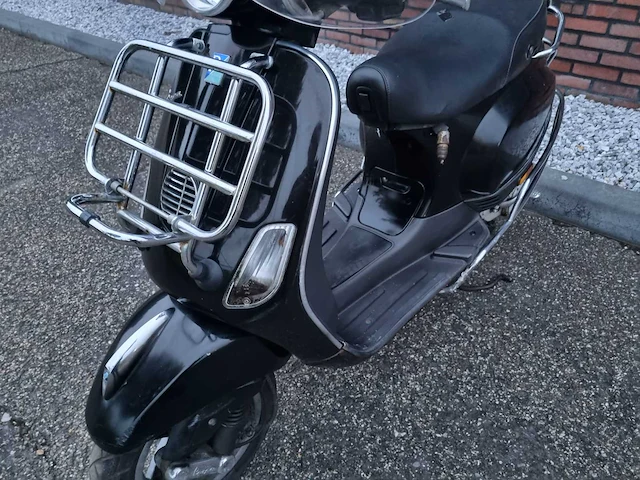 Vespa - c38 - snorfietsen & snorscooters - afbeelding 2 van  12