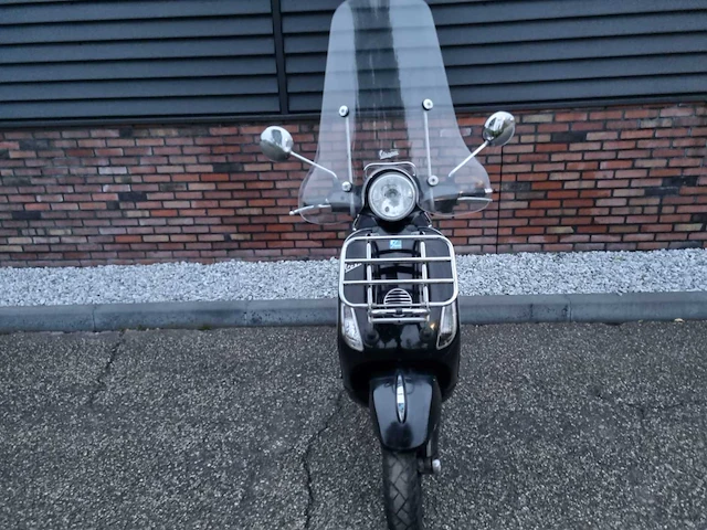 Vespa - c38 - snorfietsen & snorscooters - afbeelding 4 van  12