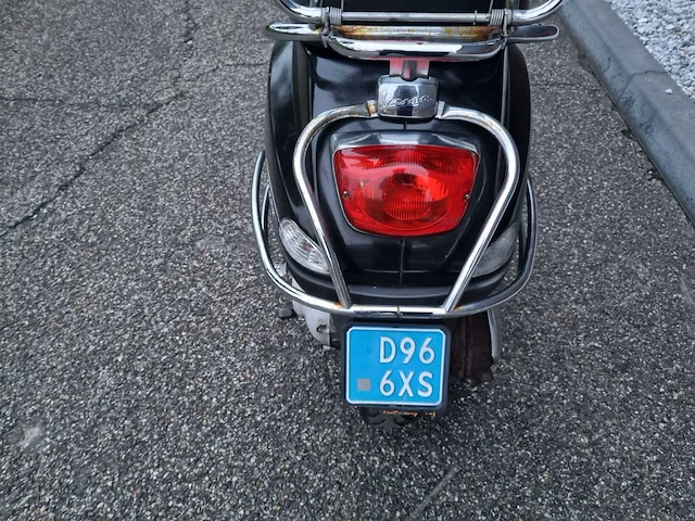 Vespa - c38 - snorfietsen & snorscooters - afbeelding 8 van  12