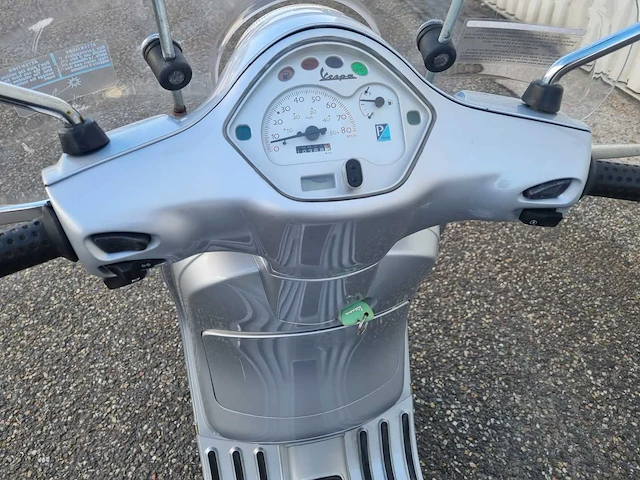 Vespa - c38 - snorfietsen & snorscooters - afbeelding 10 van  11