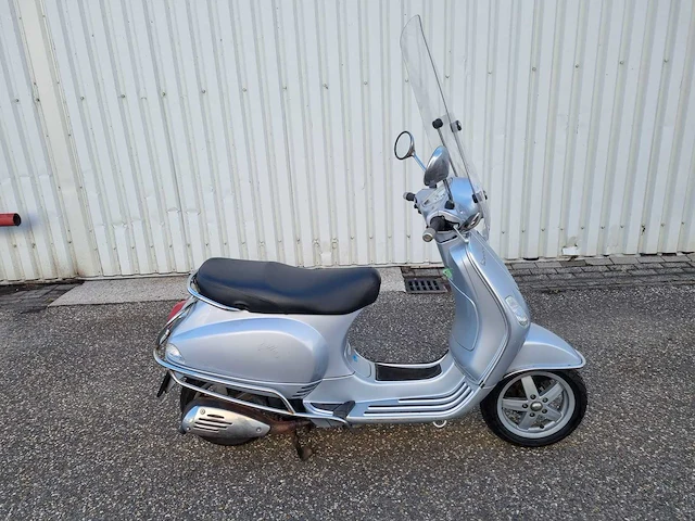 Vespa - c38 - snorfietsen & snorscooters - afbeelding 1 van  11