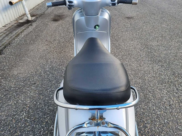 Vespa - c38 - snorfietsen & snorscooters - afbeelding 9 van  11