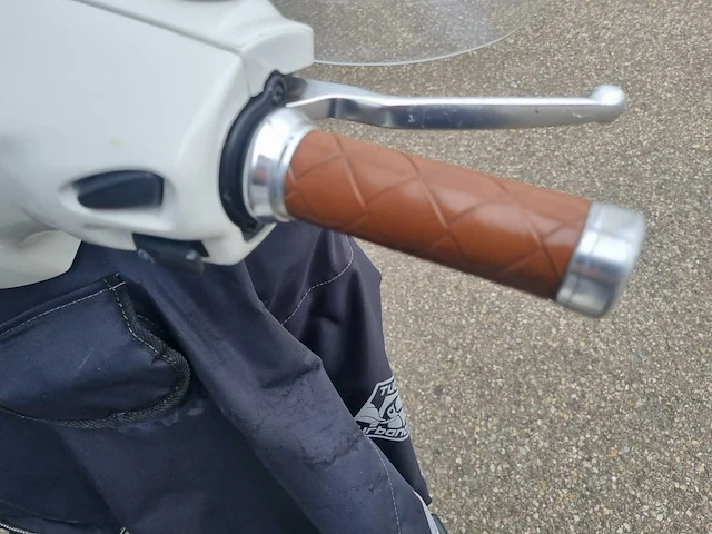 Vespa - c38 4t - snorfietsen & snorscooters - afbeelding 12 van  13