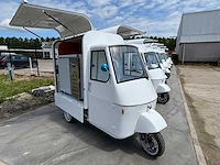 Vespa - drafts - ape - e-scooter foodtruck 2025 - afbeelding 12 van  24