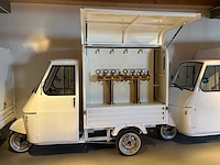 Vespa - drafts - ape - e-scooter foodtruck 2025 - afbeelding 20 van  24