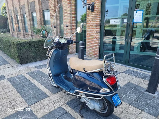 Vespa - lx 4t - scooter - afbeelding 7 van  13