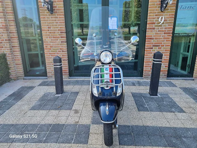 Vespa - lx 4t - scooter - afbeelding 8 van  13