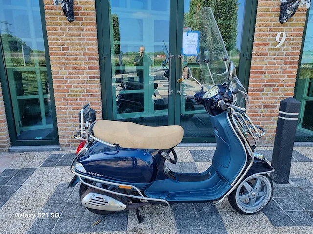 Vespa - lx 4t - scooter - afbeelding 11 van  13