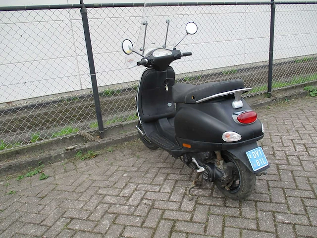 Vespa - snorscooter - et-2 - scooter - afbeelding 2 van  11