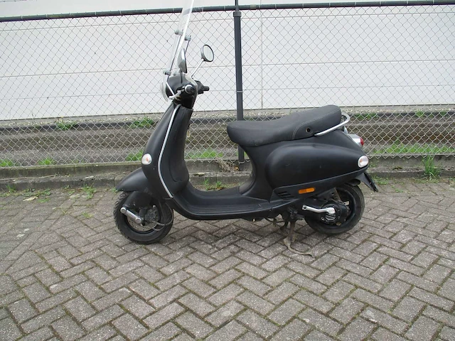 Vespa - snorscooter - et-2 - scooter - afbeelding 1 van  11