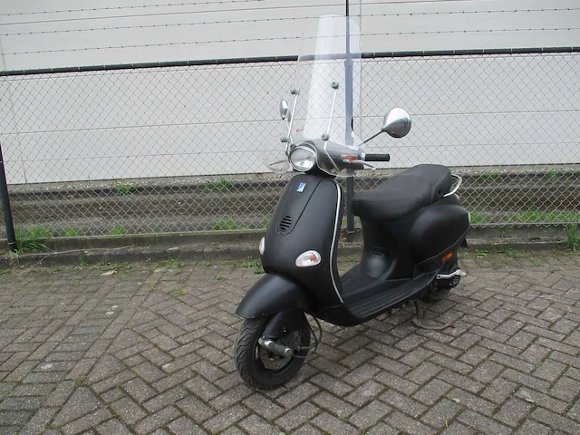Vespa - snorscooter - et-2 - scooter - afbeelding 4 van  11