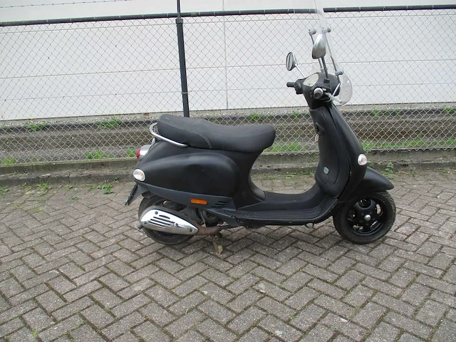 Vespa - snorscooter - et-2 - scooter - afbeelding 8 van  11