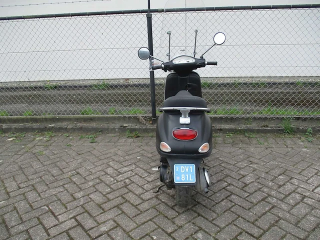 Vespa - snorscooter - et-2 - scooter - afbeelding 10 van  11