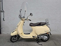 Vespa - snorscooter - lx 4t - 25km uitvoering f836ph - afbeelding 1 van  7