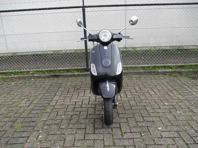 Vespa - snorscooter - lx 50 2 tact - scooter - afbeelding 9 van  9