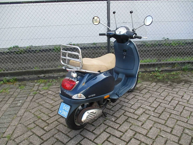 Vespa - snorscooter - lx 50 2 takt - scooter - afbeelding 9 van  11