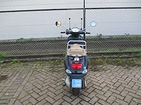 Vespa - snorscooter - lx 50 2 takt - scooter - afbeelding 10 van  11