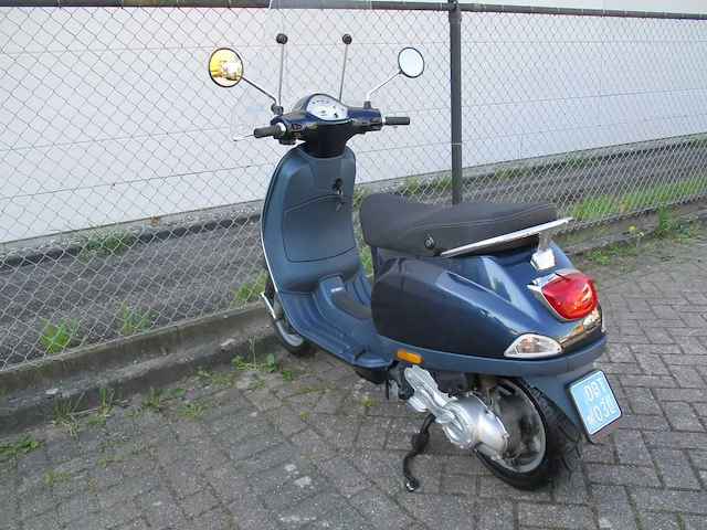 Vespa - snorscooter - lx 50 4t - scooter - afbeelding 2 van  11