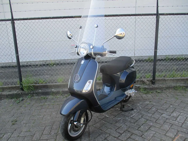 Vespa - snorscooter - lx 50 4t - scooter - afbeelding 4 van  11